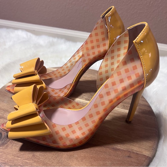 Betsey Johnson Kaison Yellow and Orange Bow Heels Size 6 - Picture 6 of 14